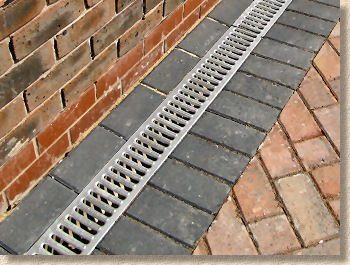 Drainage system for driveway